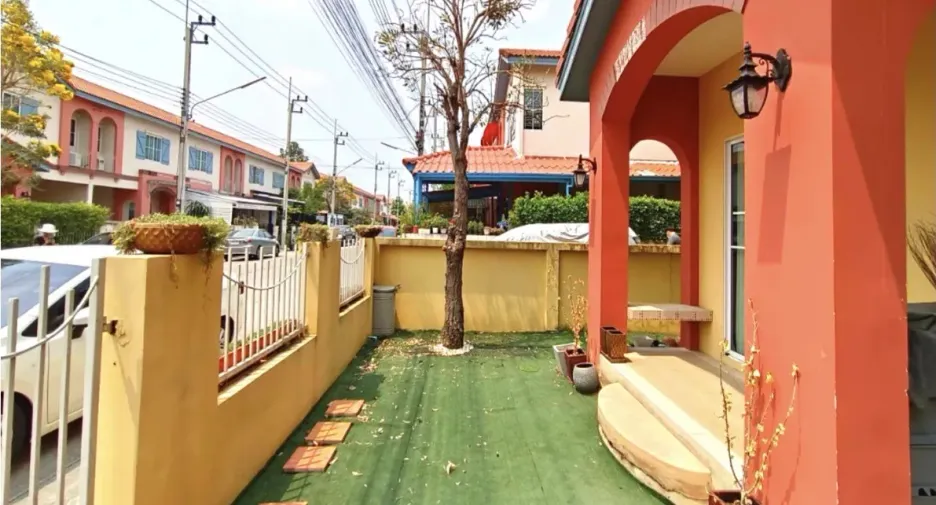 Продажа 3 спальни таунхаус в Khlong Luang, Патумтани