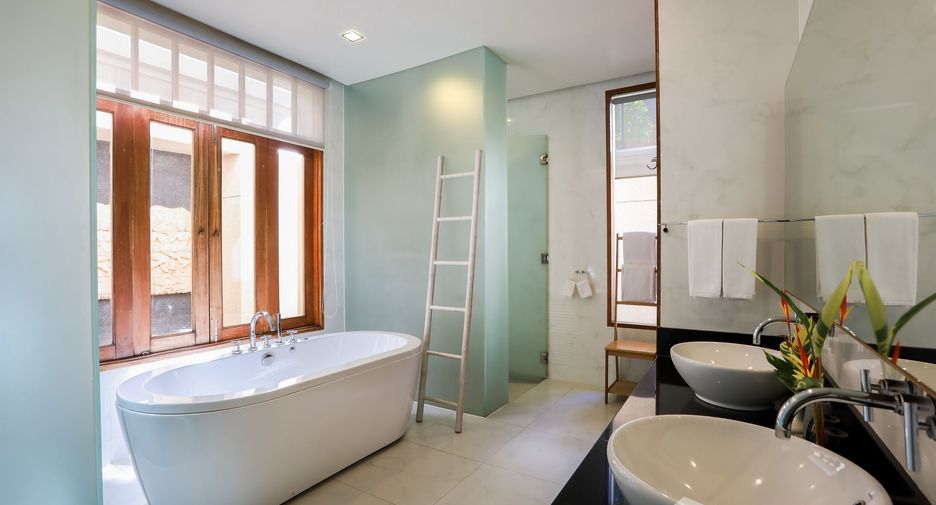 For rent 5 bedrooms villa in Mueang Phuket, Phuket