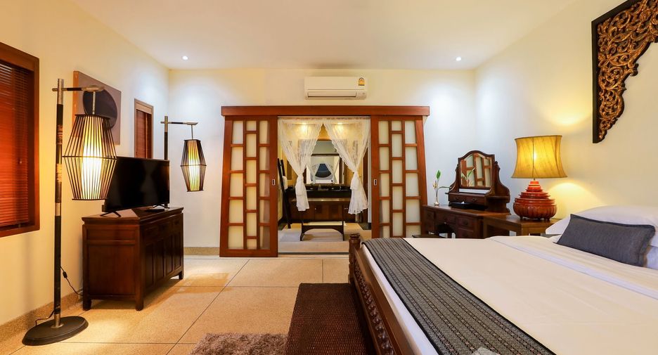 For rent 5 bedrooms villa in Mueang Phuket, Phuket