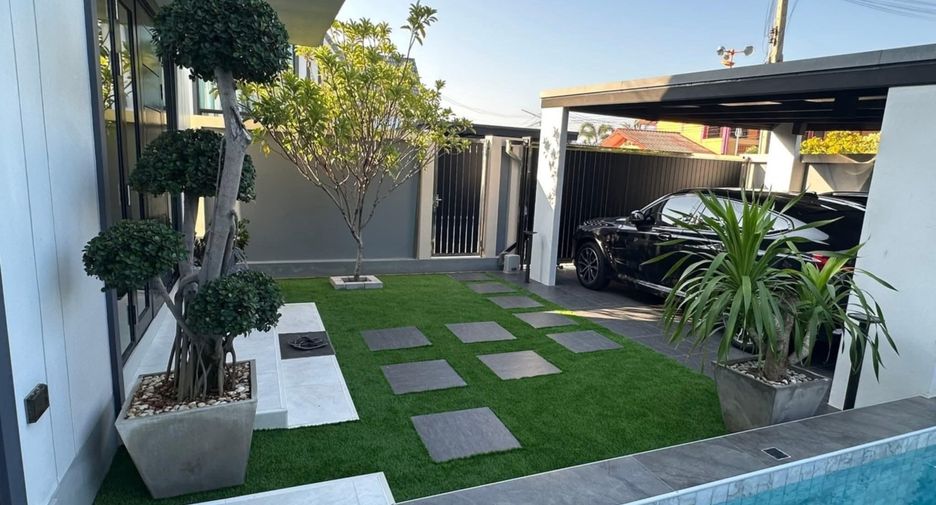For rent 3 bedrooms villa in Bang Lamung, Chonburi
