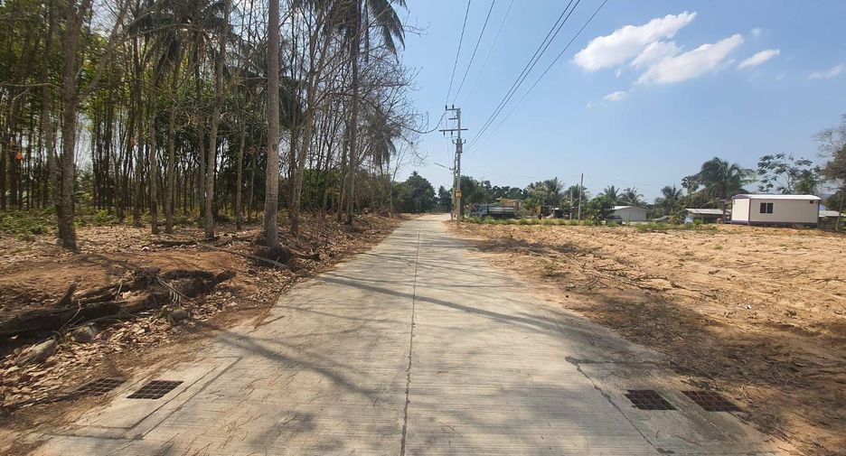 出售 土地 在 Si Racha, Chon Buri