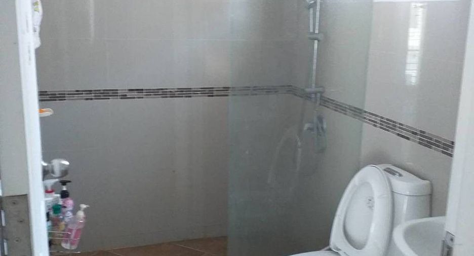 For sale 3 bedrooms townhouse in Khlong Sam Wa, Bangkok
