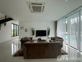 Villa en alquiler de 3 habitaciones en Bang Lamung, Chonburi