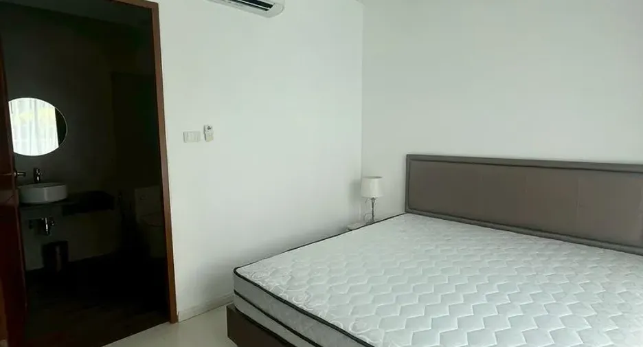Villa en alquiler de 3 habitaciones en Bang Lamung, Chonburi