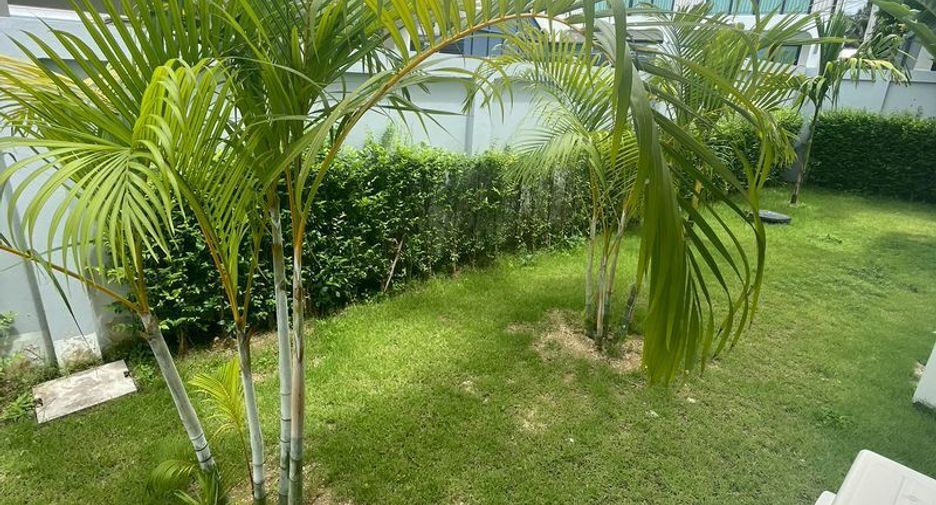 Villa en alquiler de 3 habitaciones en Bang Lamung, Chonburi