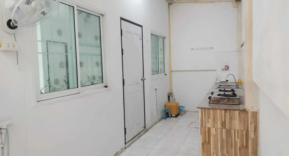 For sale 3 bedrooms townhouse in Phan Thong, Chonburi