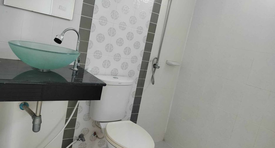 For sale 3 bedrooms townhouse in Phan Thong, Chonburi