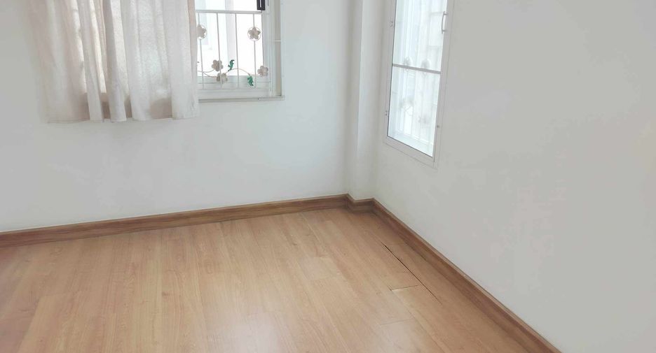 For sale 3 bedrooms townhouse in Phan Thong, Chonburi