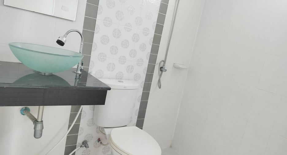 For sale 3 bedrooms townhouse in Phan Thong, Chonburi