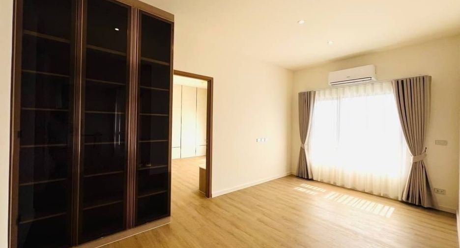 Haus zum Kauf mit 4 Zimmer in Bang Lamung, Chonburi