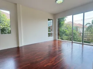 À vendre 5 chambres maison à Phutthamonthon, Nakhon Pathom