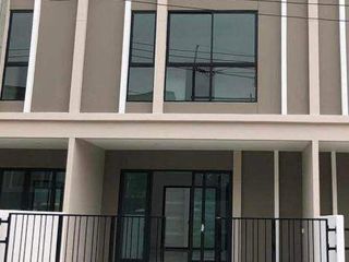 Reihenhaus zum Kauf und zur Miete mit 3 Zimmer in Saphan Sung, Bangkok