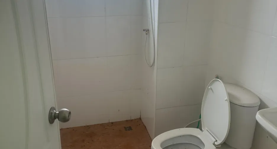 Продажа 4 спальни таунхаус в Sam Phran, Накхонпатхом