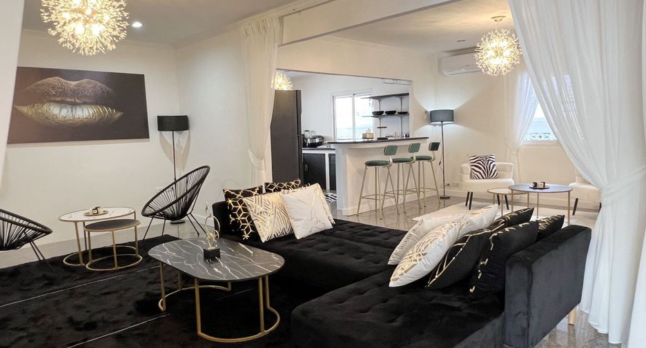 Villa en alquiler de 3 habitaciones en Mueang Phuket, Phuket