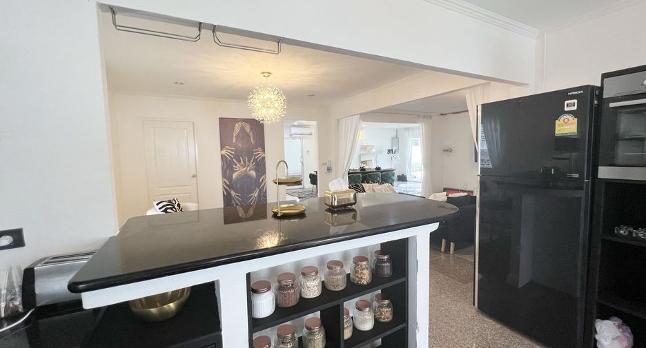 Villa en alquiler de 3 habitaciones en Mueang Phuket, Phuket
