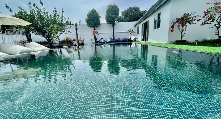 Villa en alquiler de 3 habitaciones en Mueang Phuket, Phuket