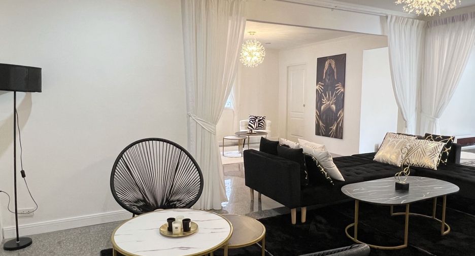 Villa en alquiler de 3 habitaciones en Mueang Phuket, Phuket