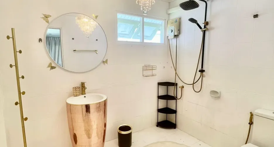 Villa en alquiler de 3 habitaciones en Mueang Phuket, Phuket
