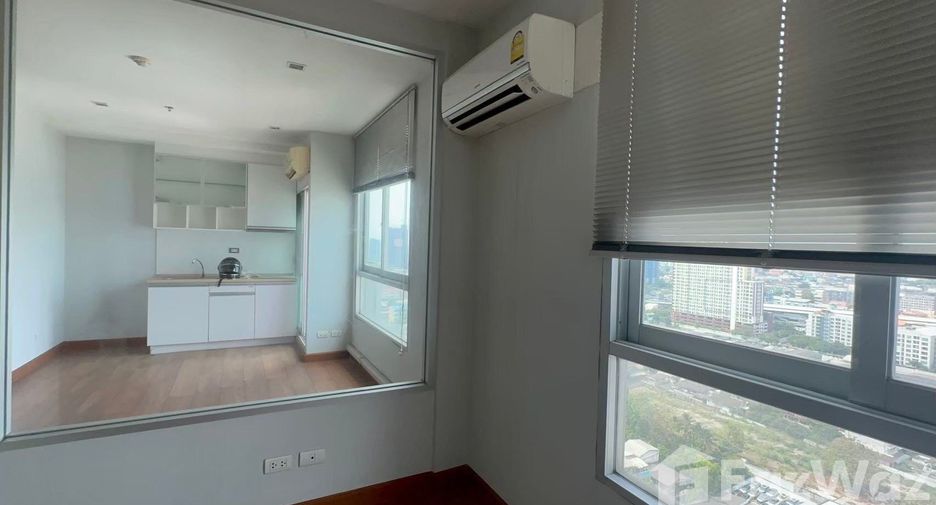 For sale 1 bed condo in Thon Buri, Bangkok