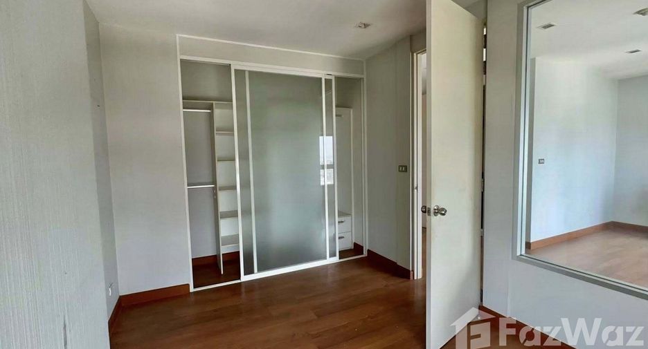 For sale 1 bed condo in Thon Buri, Bangkok
