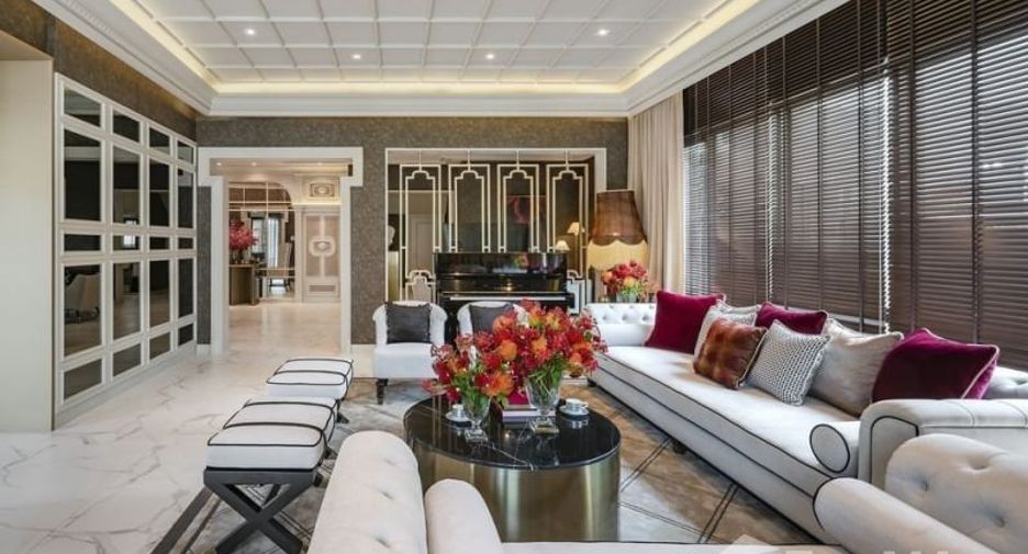 For sale 5 bedrooms house in Mueang Samut Prakan, Samut Prakan