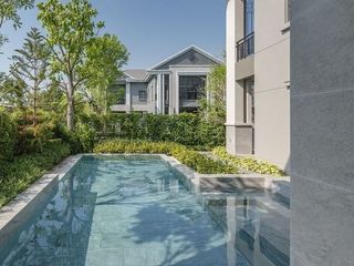 For sale 5 bedrooms house in Mueang Samut Prakan, Samut Prakan