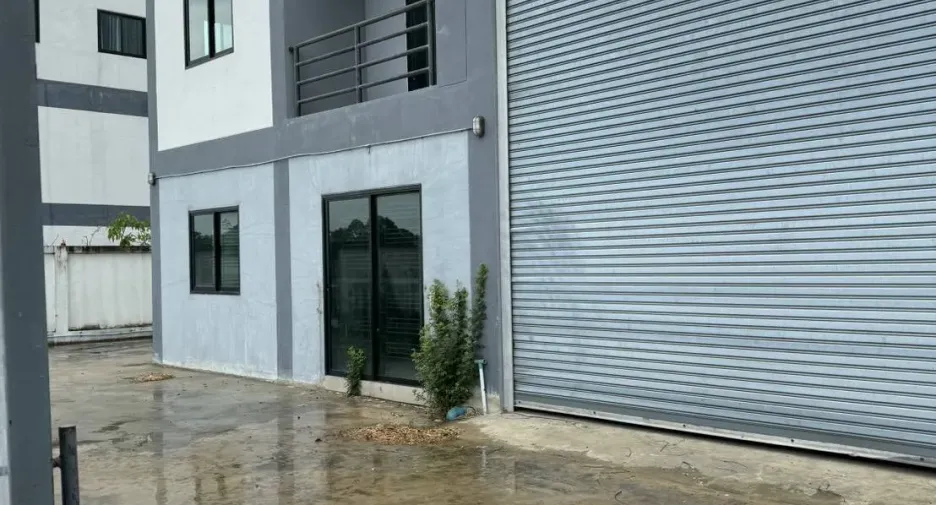出售 和 出租 3 卧室 办公室 在 Lat Lum Kaeo, Pathum Thani