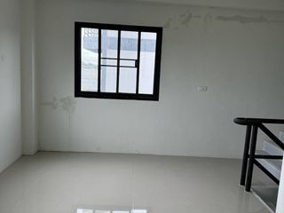 出售 和 出租 3 卧室 办公室 在 Lat Lum Kaeo, Pathum Thani