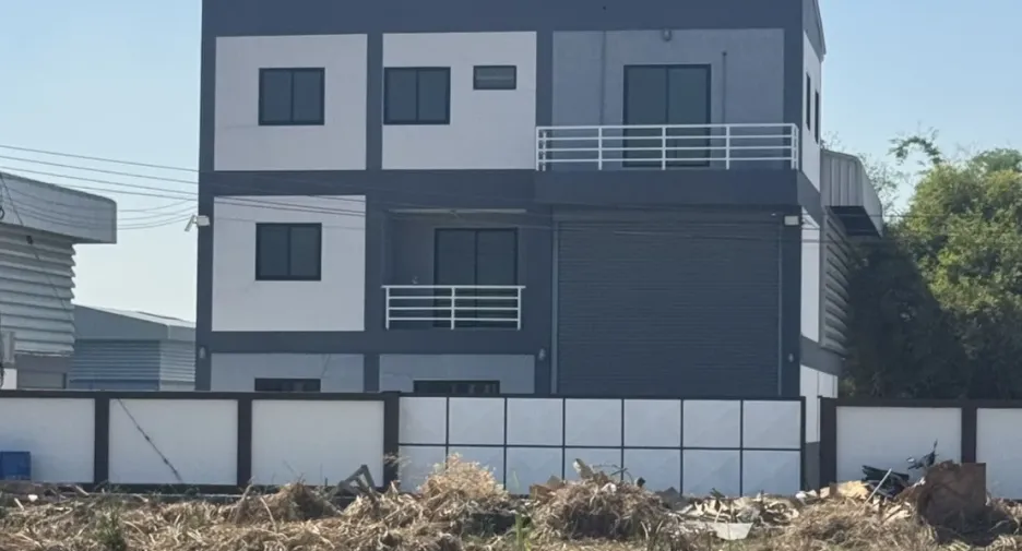 出售 和 出租 3 卧室 办公室 在 Lat Lum Kaeo, Pathum Thani