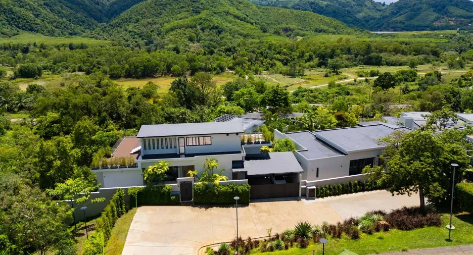 For sale 4 bedrooms villa in Thalang, Phuket
