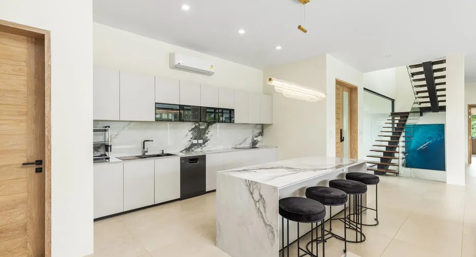 For sale 4 bedrooms villa in Thalang, Phuket