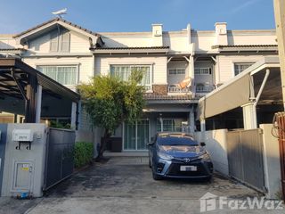 For sale and for rent 3 bedrooms townhouse in Lat Krabang, Bangkok
