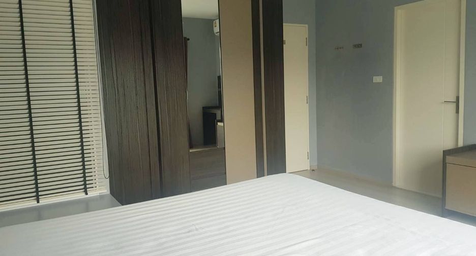 À vendre et à louer 3 chambres maison de ville à Lat Krabang, Bangkok