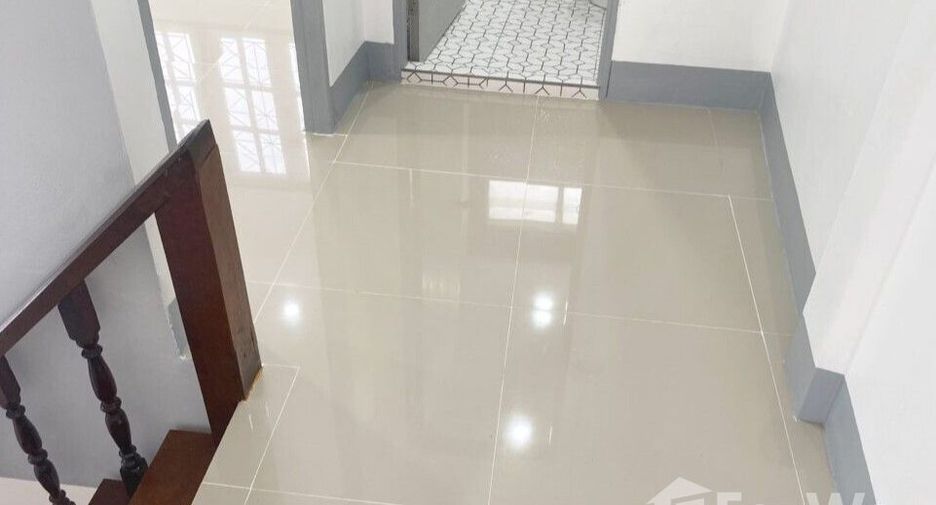 For sale 2 bedrooms townhouse in Mueang Rayong, Rayong