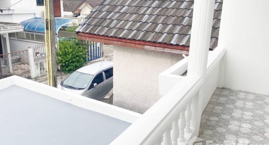 For sale 2 bedrooms townhouse in Mueang Rayong, Rayong