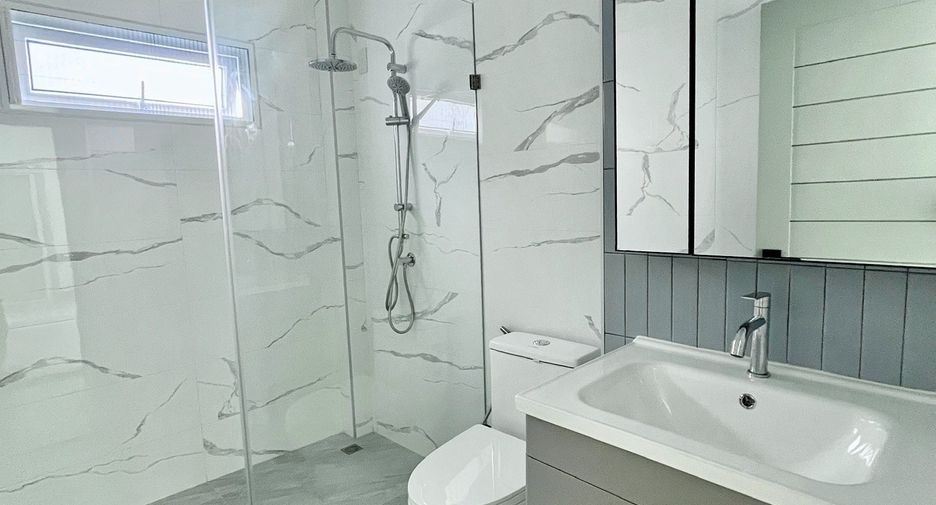 Haus zum Kauf und zur Miete mit 4 Zimmer in Ban Chang, Rayong