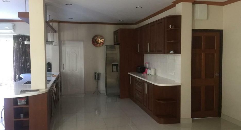 出售 4 卧室 别墅 在 Bang Lamung, Chon Buri