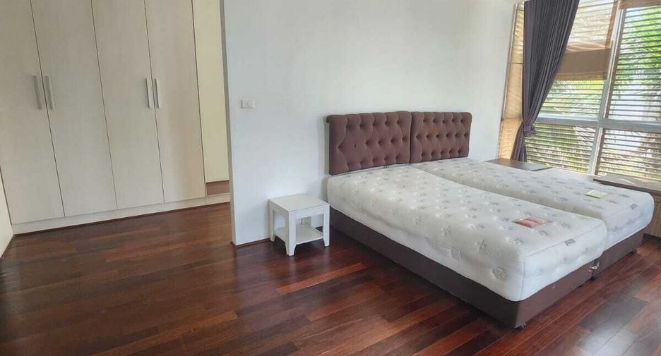 For rent 4 bedrooms villa in Mueang Phuket, Phuket