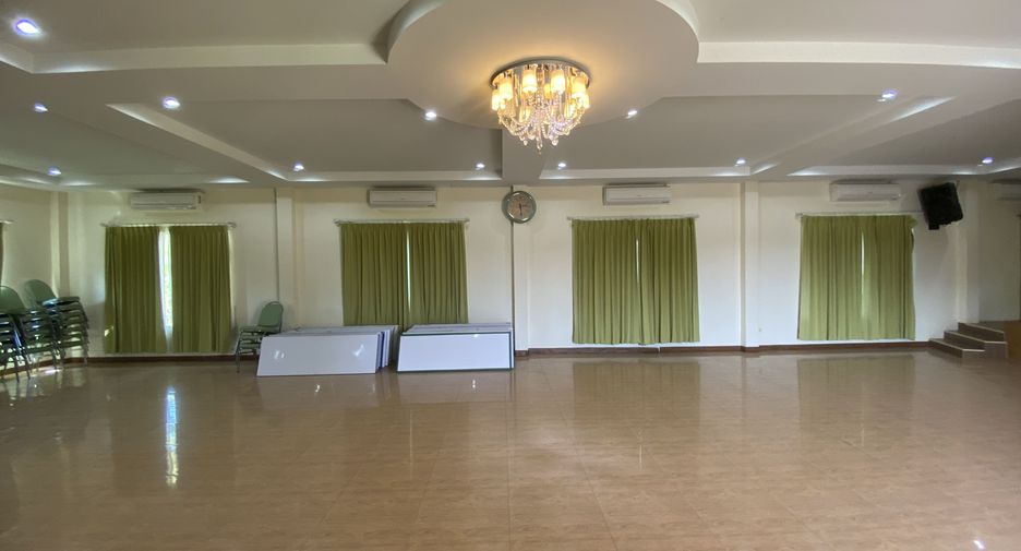 For rent 10 bedrooms hotel in Mueang Chaiyaphum, Chaiyaphum