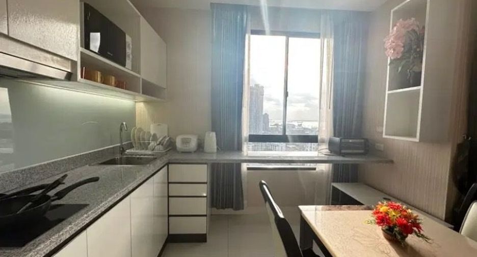 Condo en alquiler de 1 habitaciones en Si Racha, Chonburi