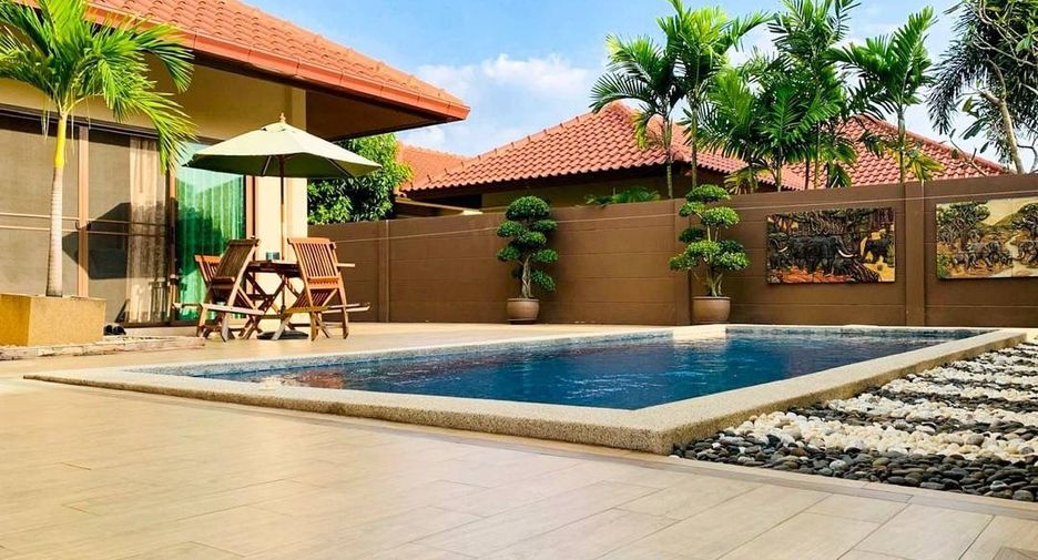 Villa en alquiler de 3 habitaciones en Bang Lamung, Chonburi