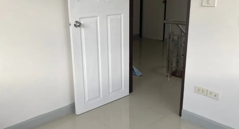 For sale and for rent 3 bedrooms townhouse in Bang Pa-in, Phra Nakhon Si Ayutthaya