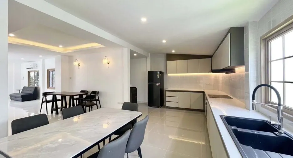 For sale and for rent 4 bedrooms villa in Mueang Phuket, Phuket