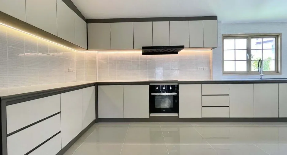 For sale and for rent 4 bedrooms villa in Mueang Phuket, Phuket