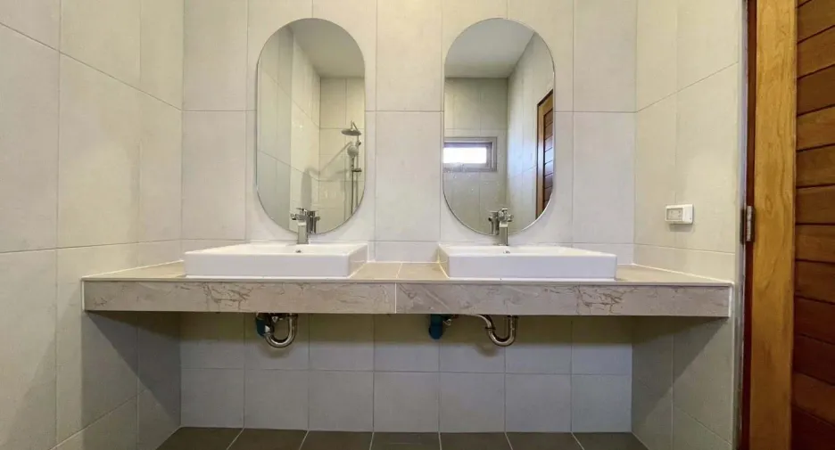 For sale and for rent 4 bedrooms villa in Mueang Phuket, Phuket