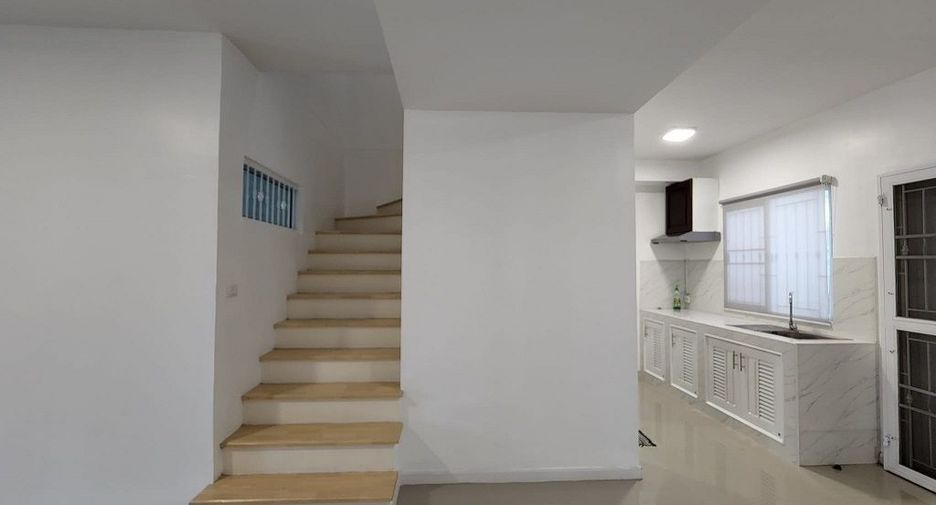 Reihenhaus zur Miete mit 3 Zimmer in Khlong Luang, Pathum Thani