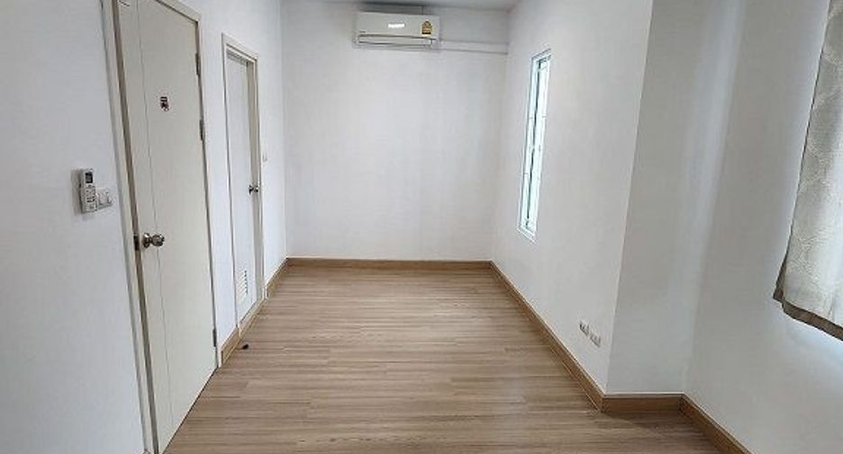Reihenhaus zur Miete mit 3 Zimmer in Khlong Luang, Pathum Thani