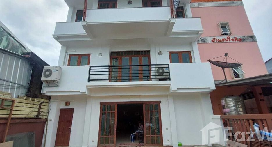 For sale 4 bedrooms retail Space in Thalang, Phuket