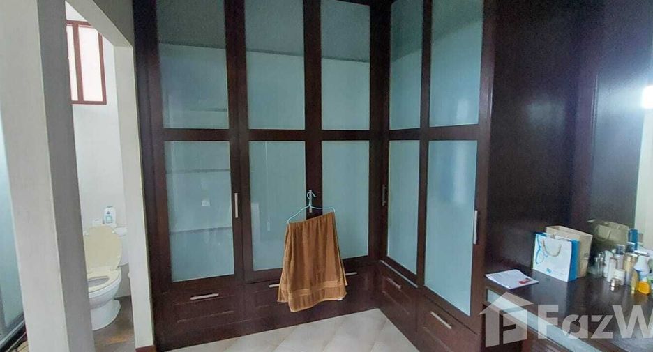 For sale 4 bedrooms retail Space in Thalang, Phuket