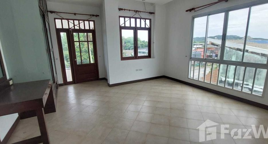 For sale 4 bedrooms retail Space in Thalang, Phuket